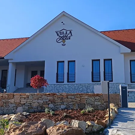 Zeta Wine &